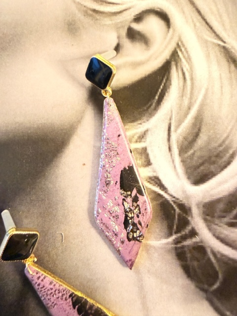 Kolczyki w kolrze fioletu i czerni