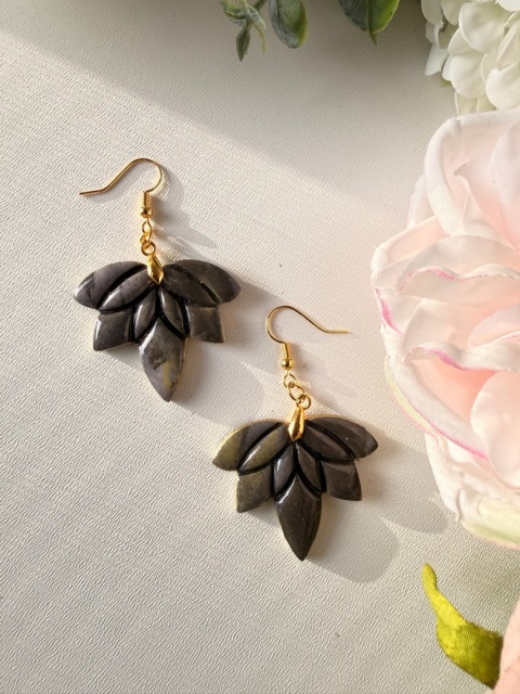 Efektowne Kolczyki "Liść Klonu w Granicie" | Rękodzieło Glina Polimerowa