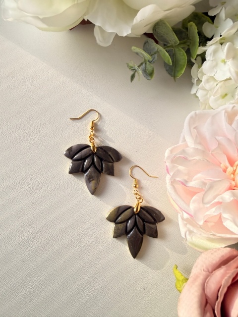 Efektowne Kolczyki "Liść Klonu w Granicie" | Rękodzieło Glina Polimerowa