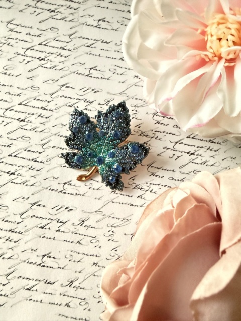 Elegancka Broszka "Złocisty Liść" |YourLook| Wyjątkowa | Klasyka i Styl