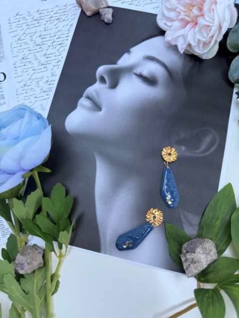 Kolczyki Kobaltowy Kwiat & Złota Kropla | Rękodzieło Glina Polimerowa