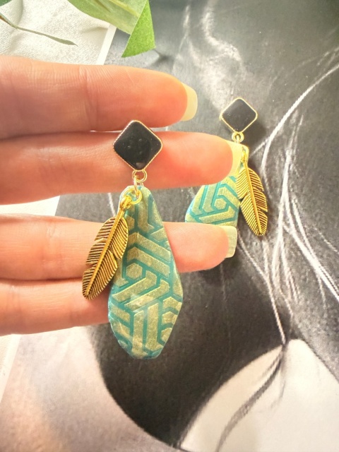 Designerskie Kolczyki "Złoty Liść"| Nasycony Turkus & Czarny Akcent