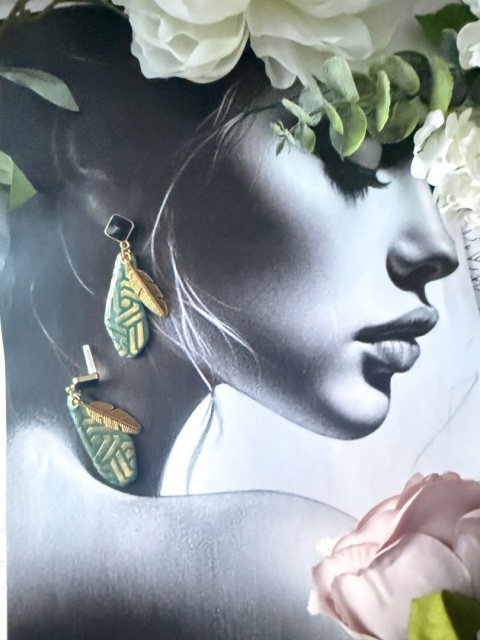 Designerskie Kolczyki "Złoty Liść"| Nasycony Turkus & Czarny Akcent