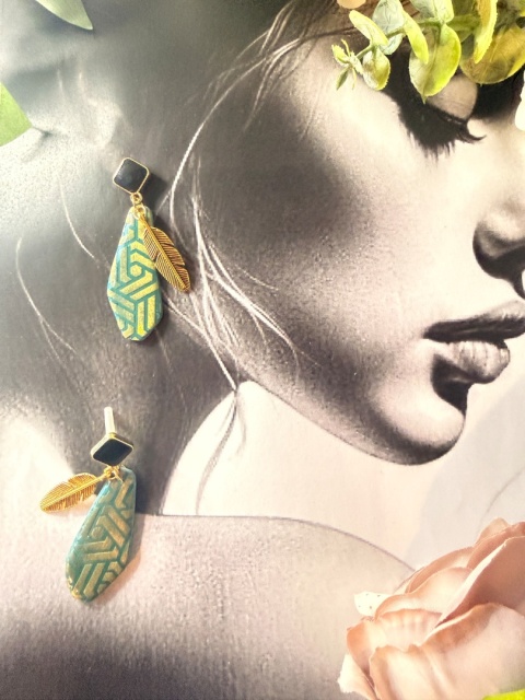 Designerskie Kolczyki "Złoty Liść"| Nasycony Turkus & Czarny Akcent